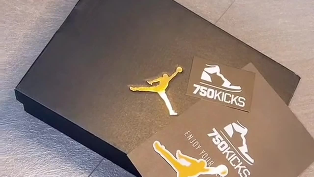 Unboxing jordannssss