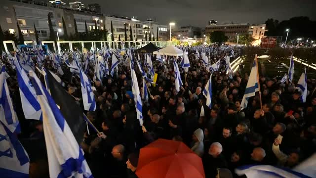 Tel Aviv / Israel - Anti-government protesters rally - 14.01.2023