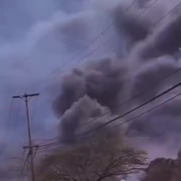 Maui, Hawaii raging wildfires towards heavily populated regions in and around Lahaina