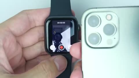 Play Game, Watch a Video, Facebook on Apple Watch SE