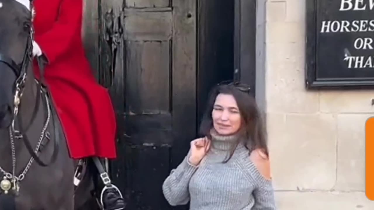 Naughty people Teasing Royal Guards 💂‍♂️ 🤣