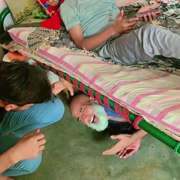 Biwi se Dar Gaya baba