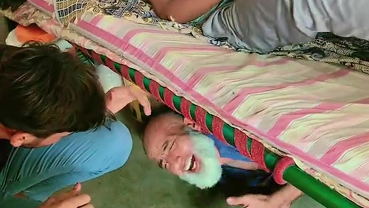 Biwi se Dar Gaya baba