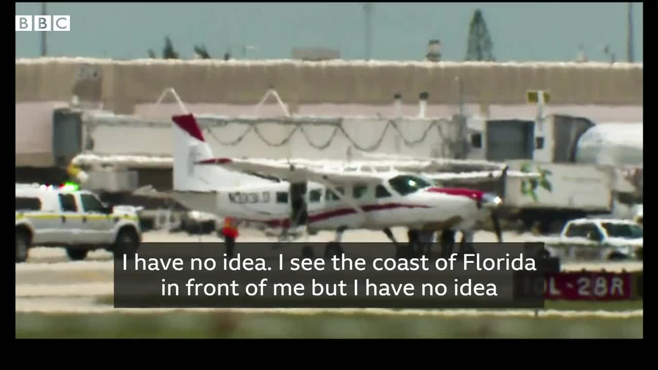 Passenger lands Florida plane after pilot falls ill - BBC News