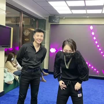 Funny clip very good people enjoy the dancing