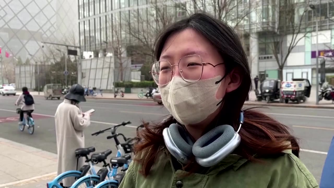 Thick sandstorms shroud Beijing, air quality plummets