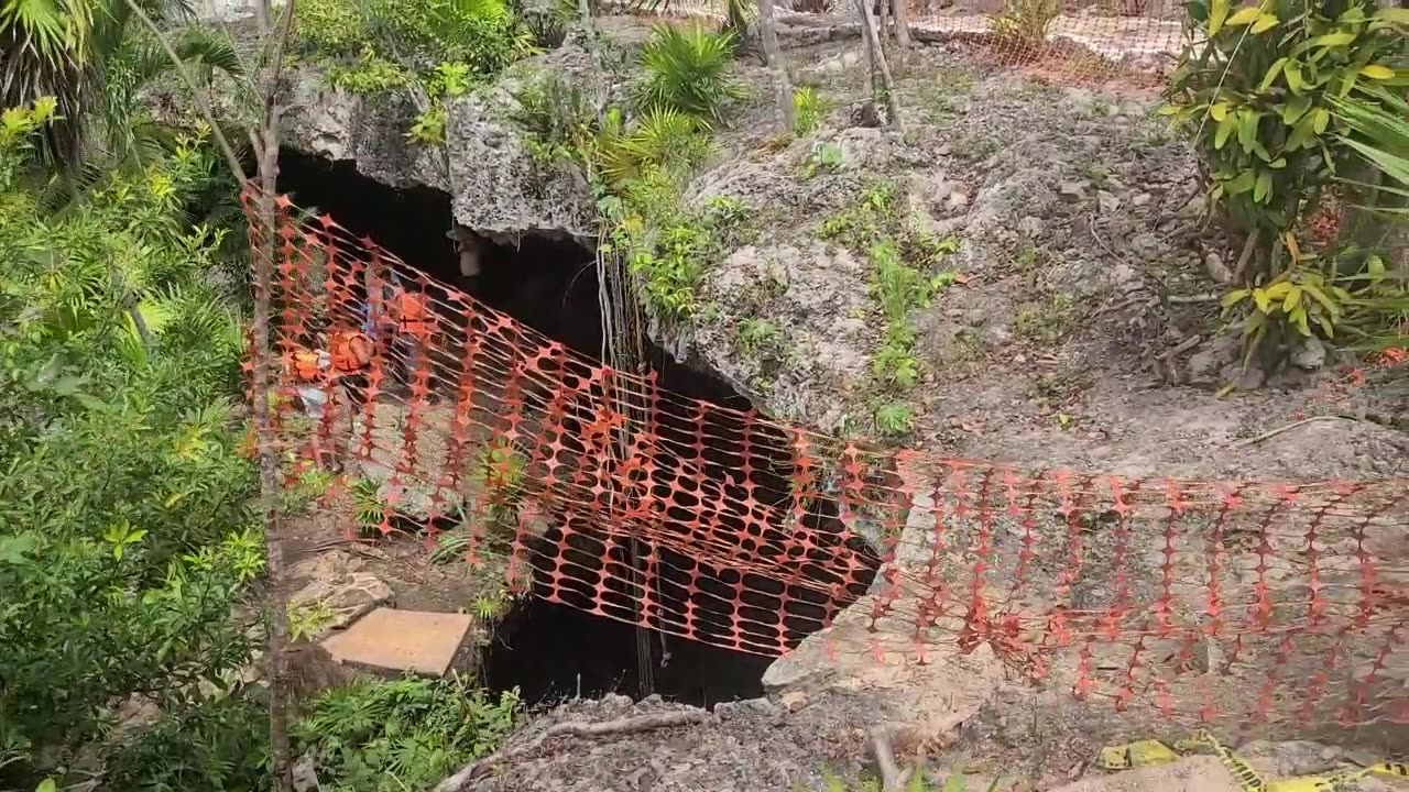 Cenote Azul