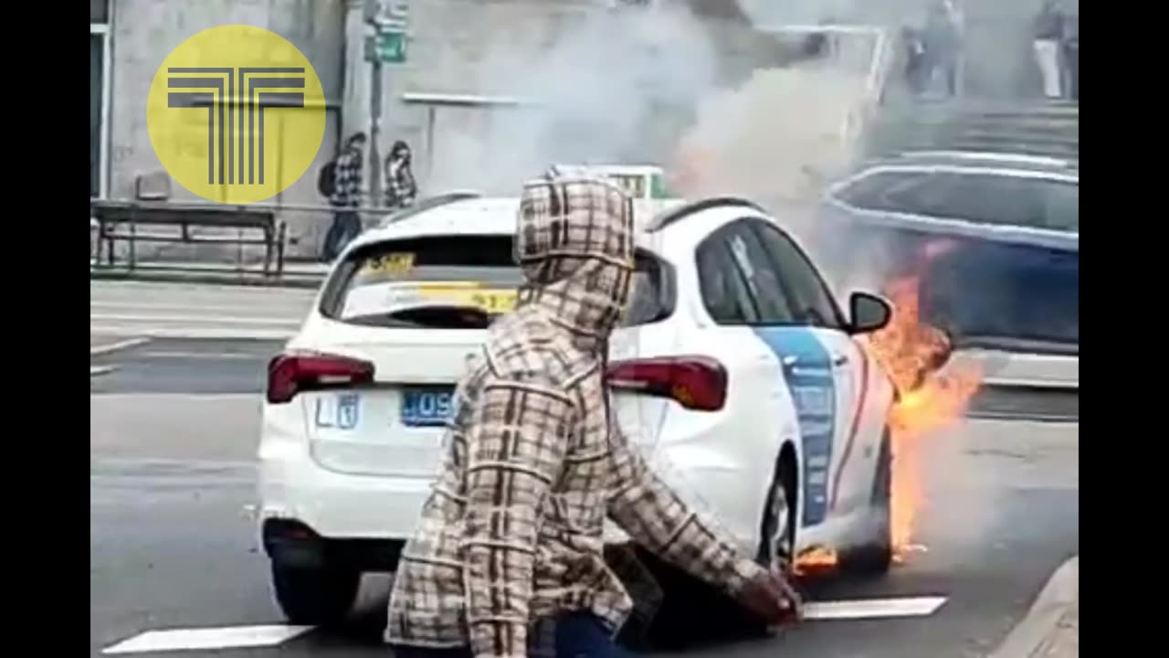 Se incendia un taxi en Paseo Moret