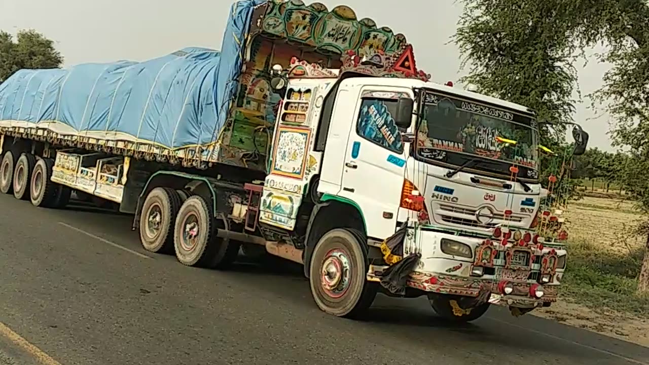 HINO FM 2P loaded 22 wheeler traller