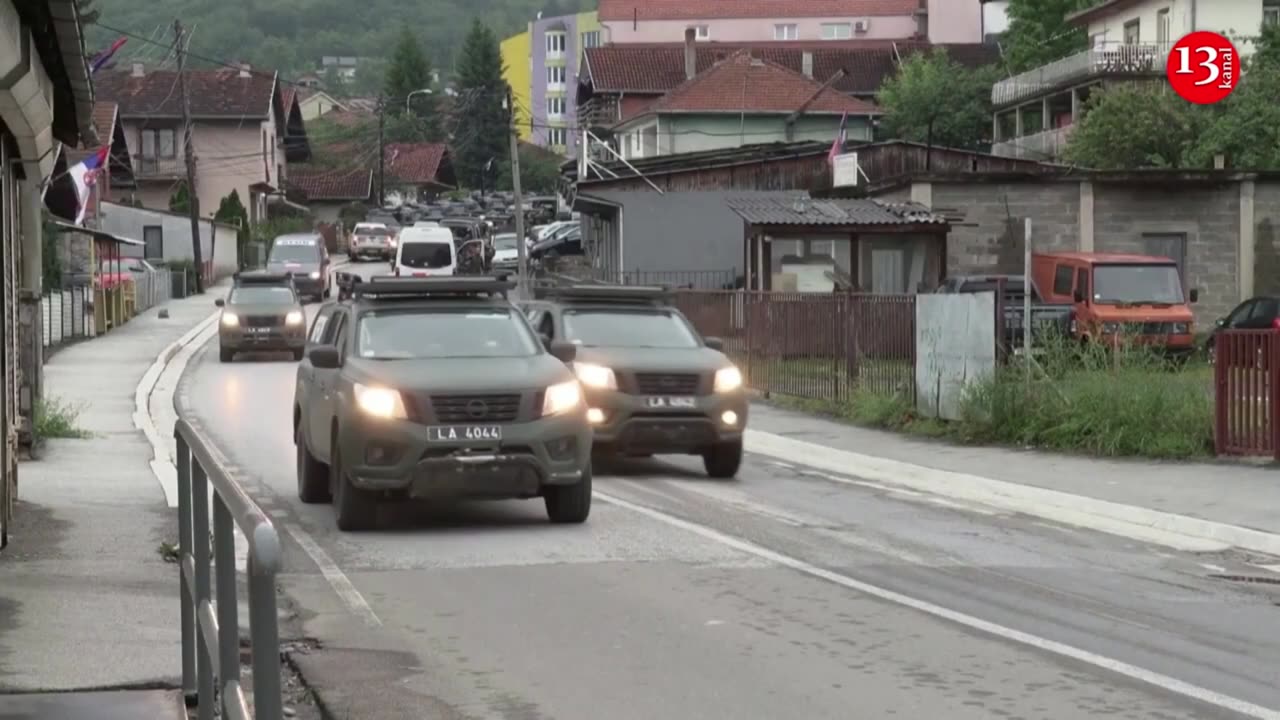 BREAKING WAR NEWS TODAY #8 - “The fate of occupiers, they are all rotten here" - Russians’ captured position in Bakhmut. / Flash floods inundate Texas highway.