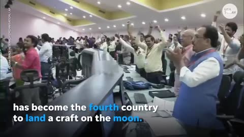 India lands on the moon, cheers erupt as Chandrayaan-3 touches down | USA TODAY