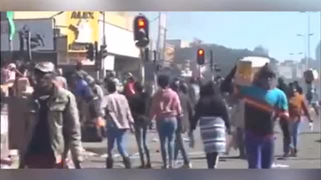 South Africa violence:Troops deployed onto the streets to quell mass looting