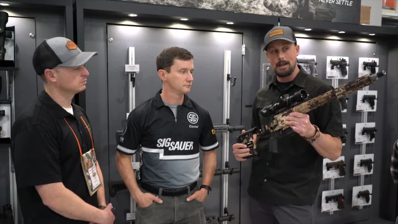 Sig's new Cross bolt action rifle and new Sierra 6 riflescope series at the Western Hunt Expo 2020