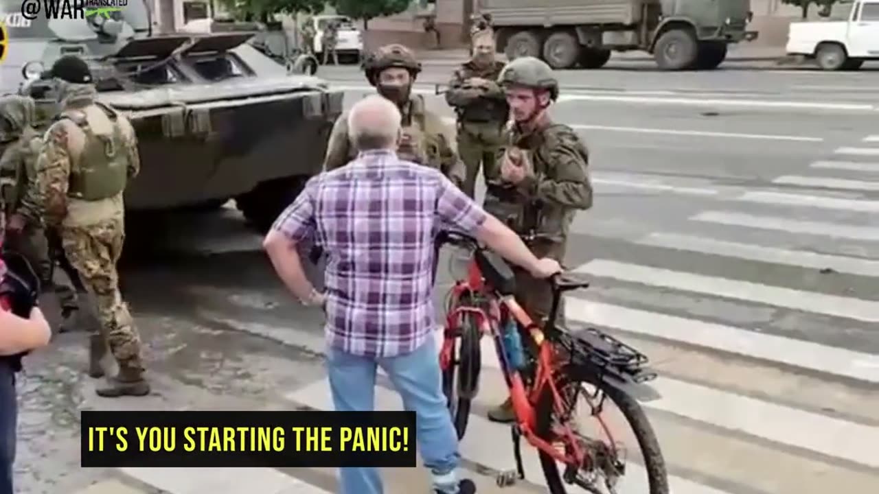 Local man arguing with Wagners near their BTR-82А in Rostov.......