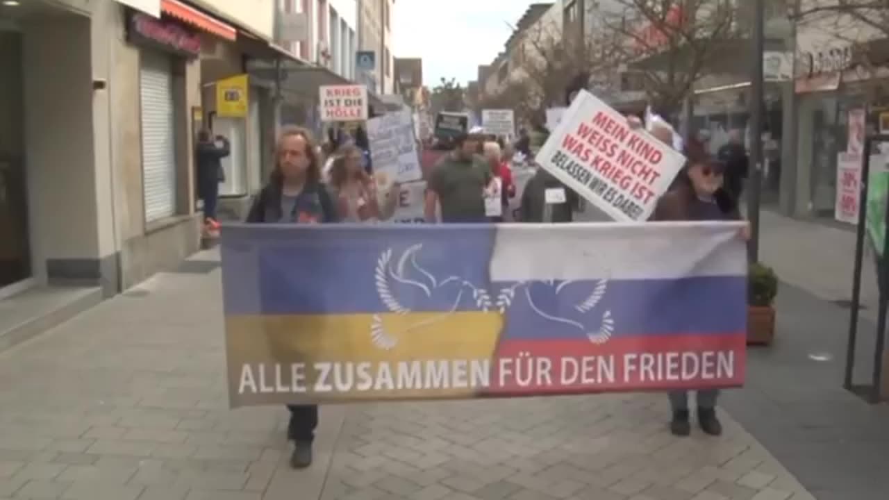 Germans protest arms deliveries to Ukraine