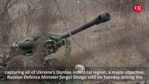 Ukrainian troops fire artillery at frontline positions near Bakhmut