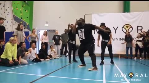 His dance moves leaves the entire audiance speechless