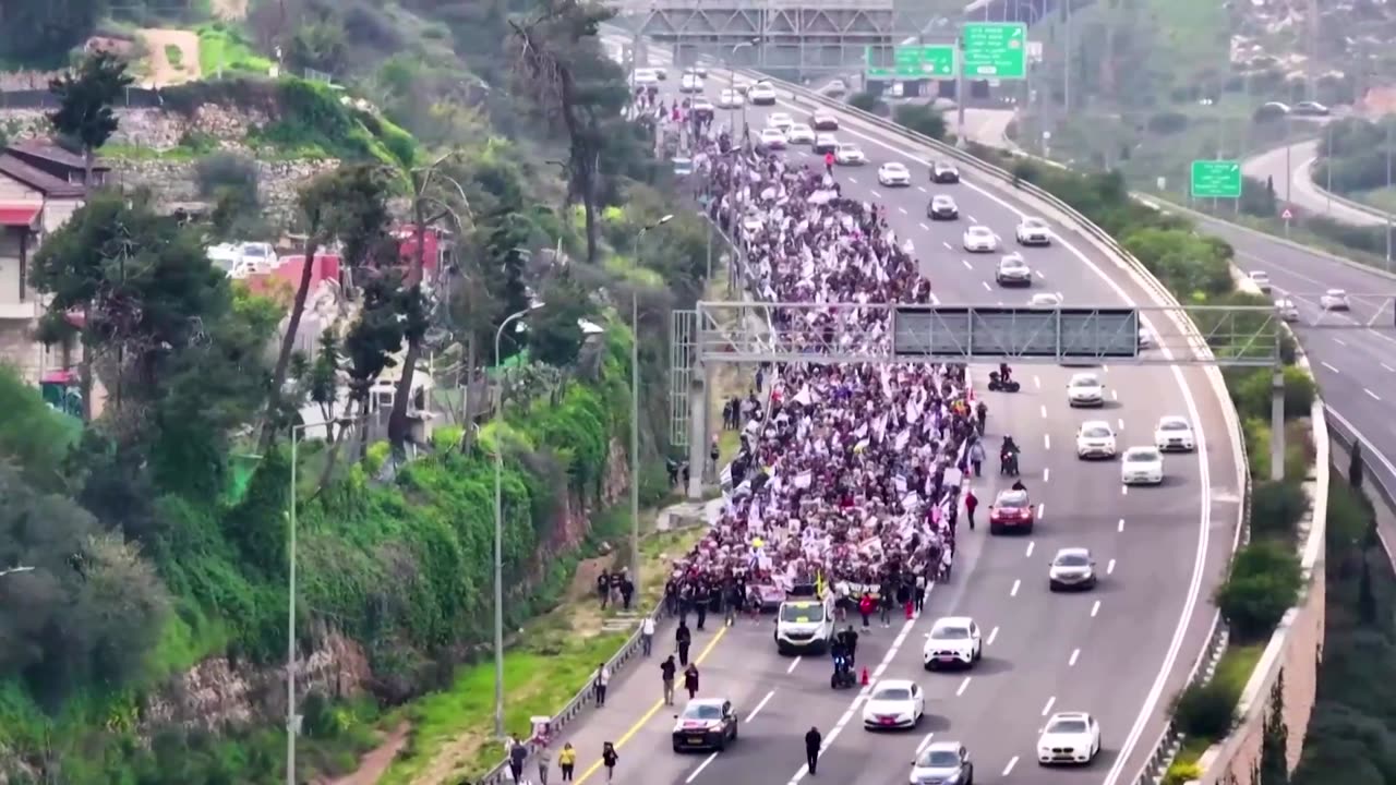 Thousands join Israeli hostage families in protest march