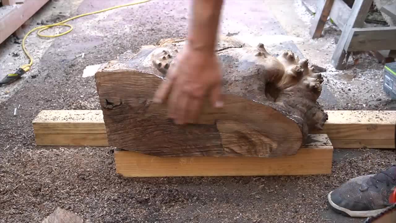 Carving a Rhino From Epoxy Resin & Walnut Burl5