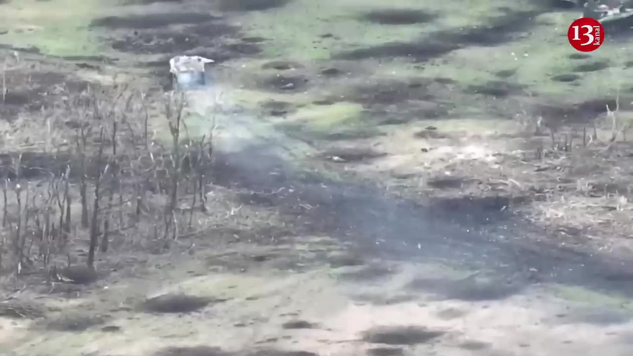 Ukrainian tank against Russian vehicle column attacking Avdeyevka - Invaders flee, leaving vehicles