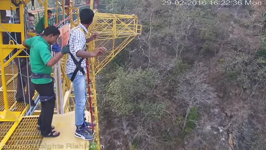 The funny bungee jump in rishikesh