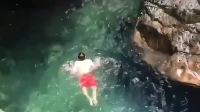 Buat kalian yang ingin berkunjung dan berenang ke Curug di kawasan kab Bogor