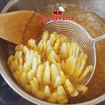 Lid the secret for Perfect Blooming Onion. Blooming Onion made at home better than Outback