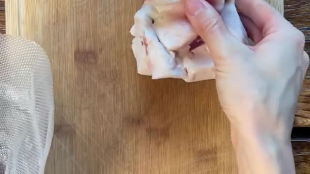 Bear fat rendering into oil