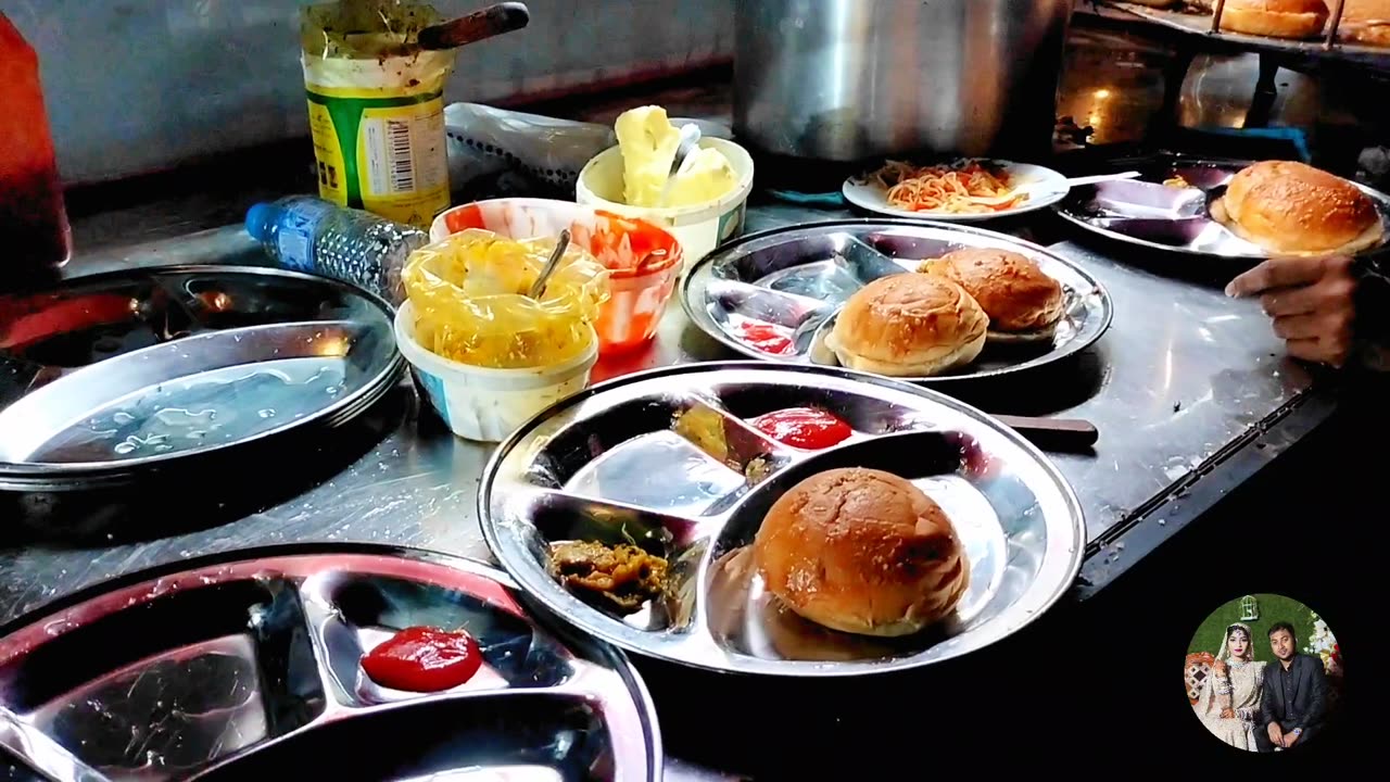 মুম্বাইয়ের বিখ্যাতো পাউভাজি এখন আমাদের রাজশাহীতে।2023|