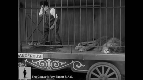 Charlie Chaplin In the Lion Cage 😂🤣😃