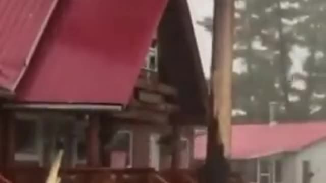 Terrifying lightning strike