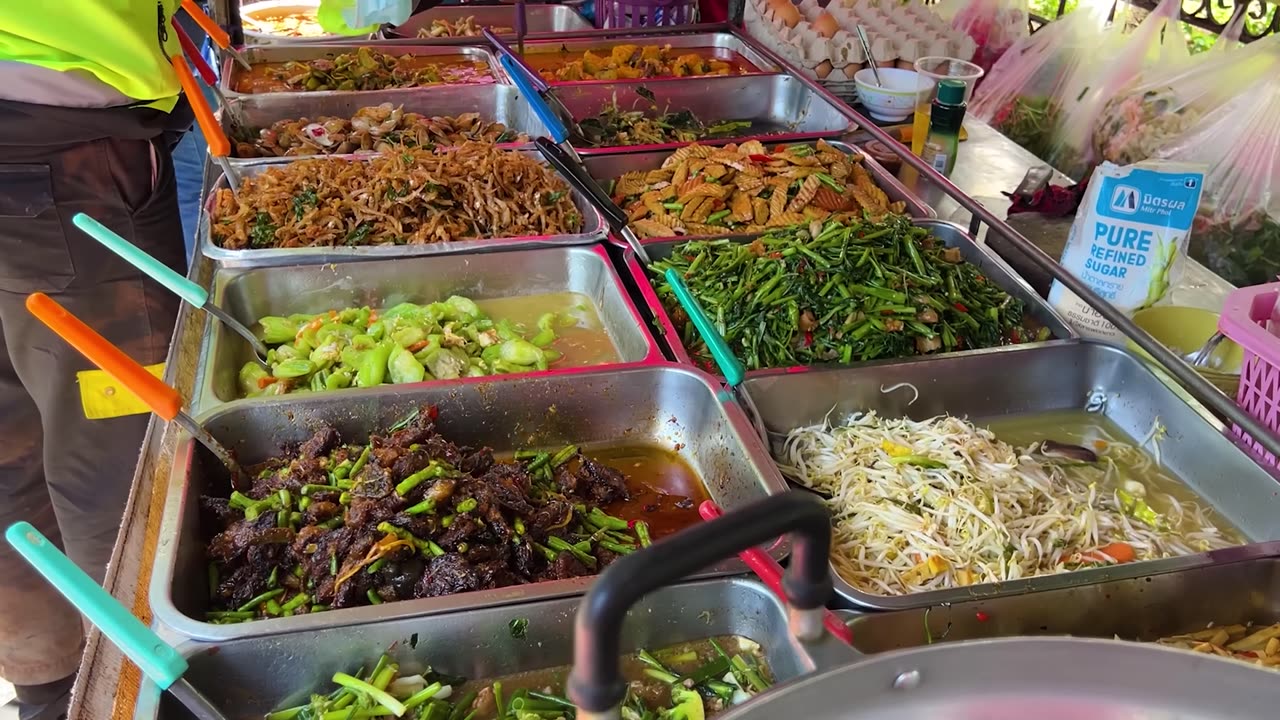 $1.41 Vs $83 Buffet in Bangkok, Thailand!! Which One is Worth It_