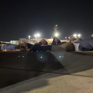 Ο Γερμανός Καγκελάριος και η συνοδός του αντιπροσωπεία