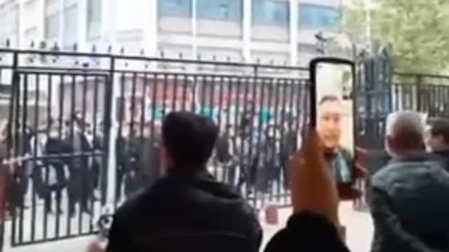 Chinese protesters refuse the Lockdowns! I think NWO will fail in China!