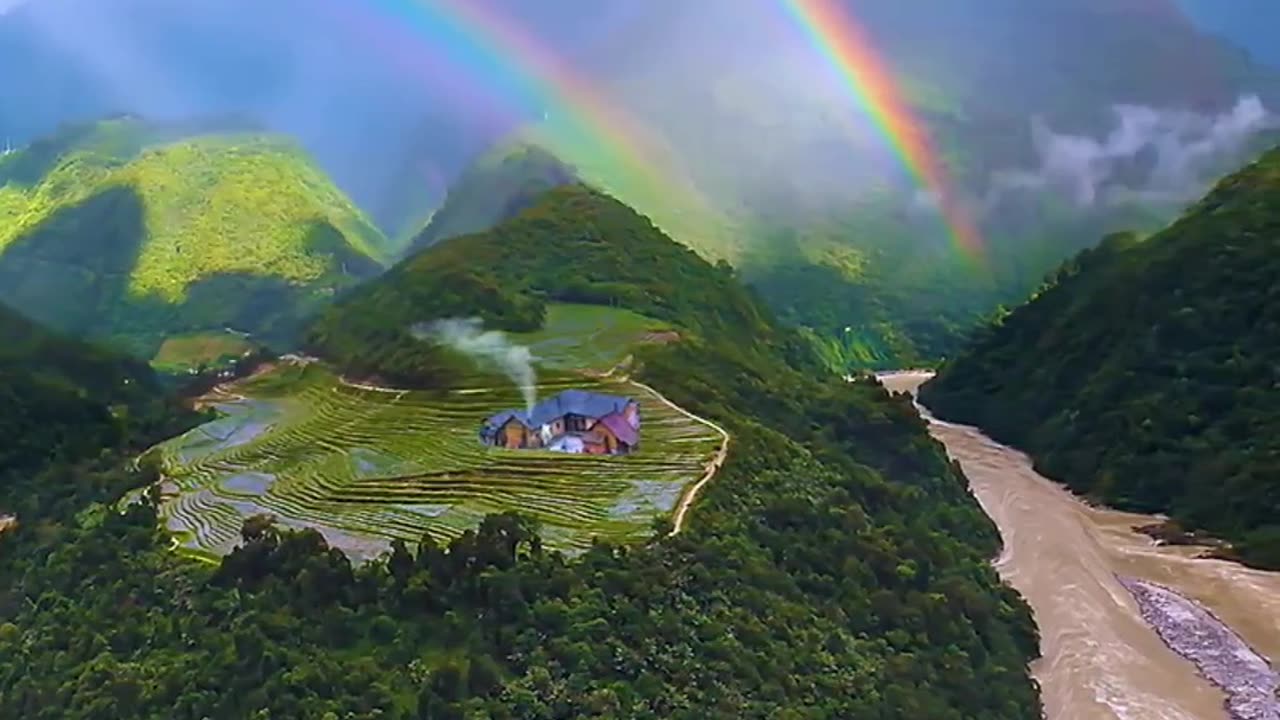 What kind of luck is it to be able to see three rainbow.🌈