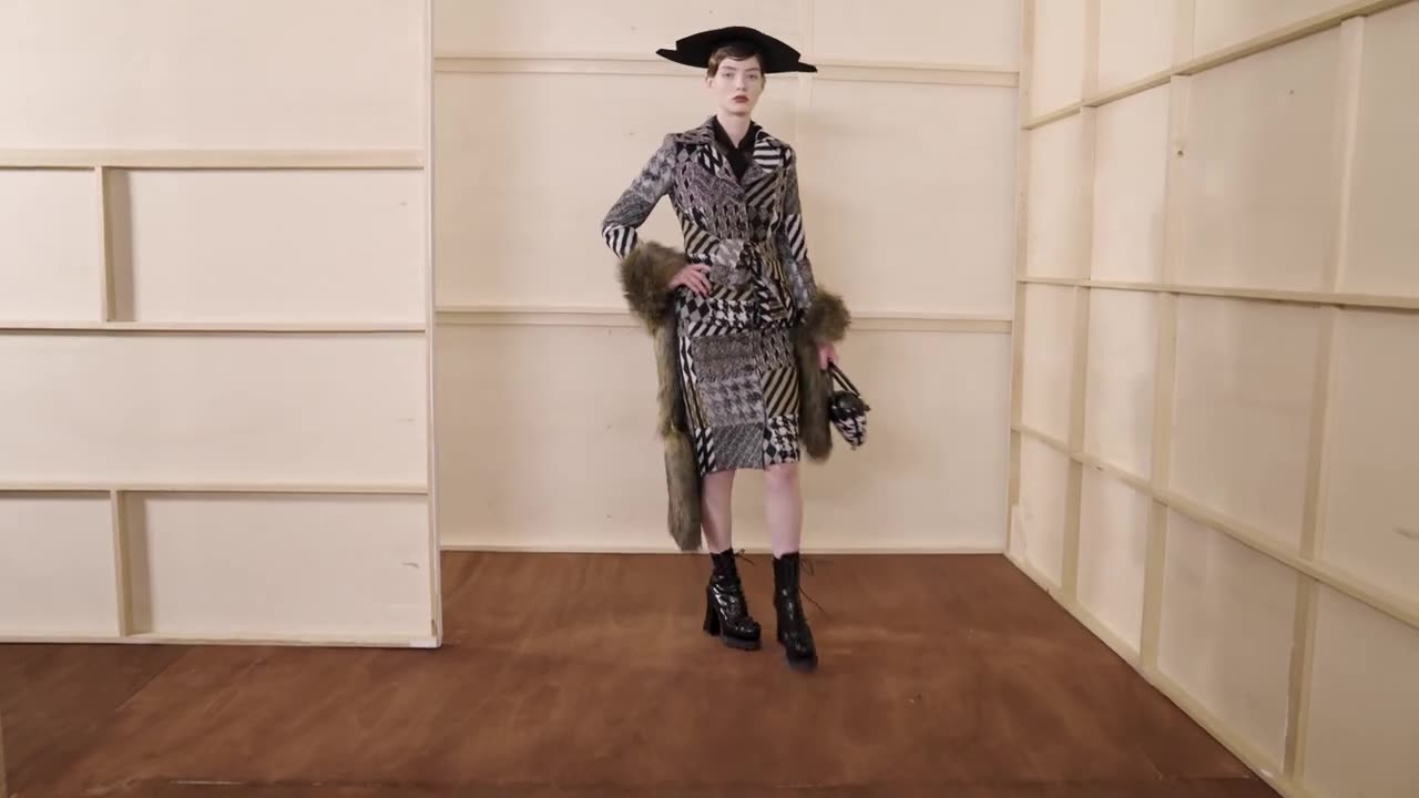 Moschino Pre-Fall 23 Womenswear