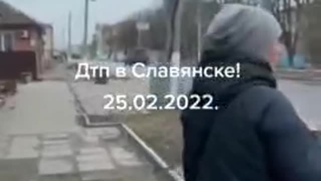 A truck of the Armed Forces of Ukraine accidentally drove into a civilian car Feb 25 in Slovyansk