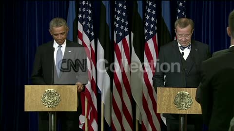 ESTONIA: OBAMA - HENDRIK ILVES NEWS CONF WALK-UP