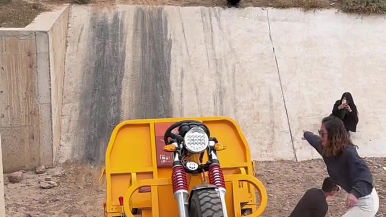 Tricycle off-road vehicle mountain climbing