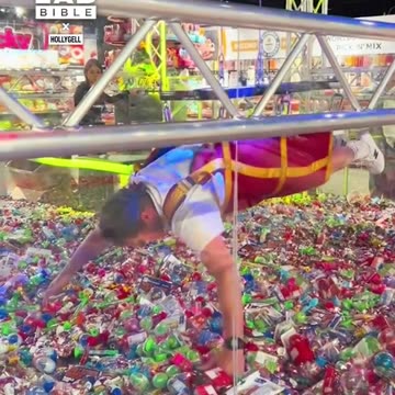 Human claw machine 🤣