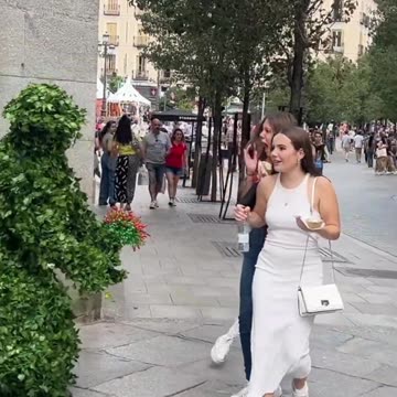 Laugh Out Loud- Bushwoman's Side-Splitting Street Pranks!