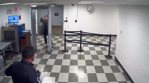 6134RHOBG3G308CLobby8Entrance_2021-01-06_19h20min01s763ms.mp4