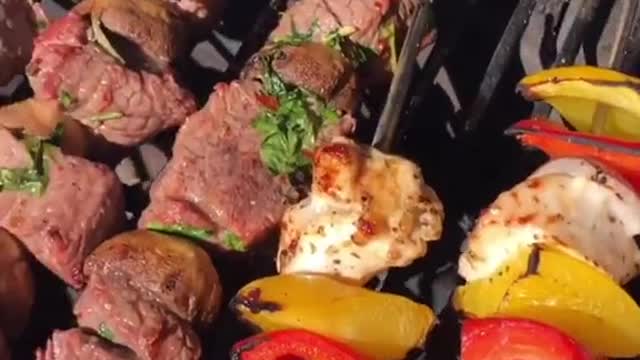 Skewers are ready #fyp #beef #chicken #dinner #howto #cookinglesson #recipevideo