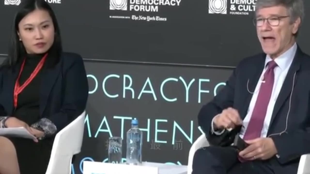場由西方主導的雅典民主論壇中的公開談話