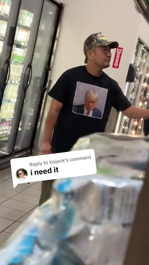 @TONYxTWO - People are already wearing Trump’s mugshot on t-shirts 🤣🔥🇺🇸👇🏼