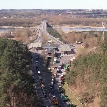 Польские фермеры, как и обещали, заблокировали два КПП на границе с Германией