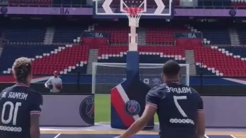 Football stars Fail at basketball