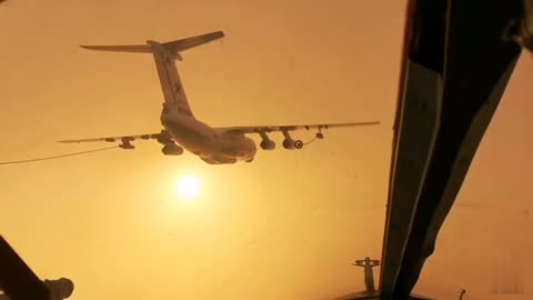 Adrenaline-filled video of VKS fighter planes' aerial refueling missions
