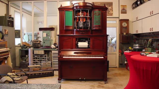 Melodies from a Restored Mechanical Violin Player