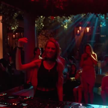 Nora en Pure Live in Bali Indonesia